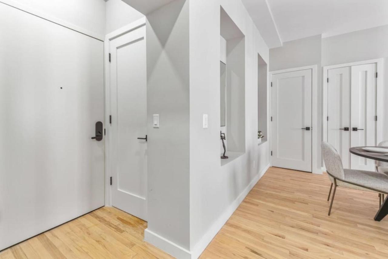 Top Notch 2Br Suite Minutes To Central Park ニューヨーク エクステリア 写真