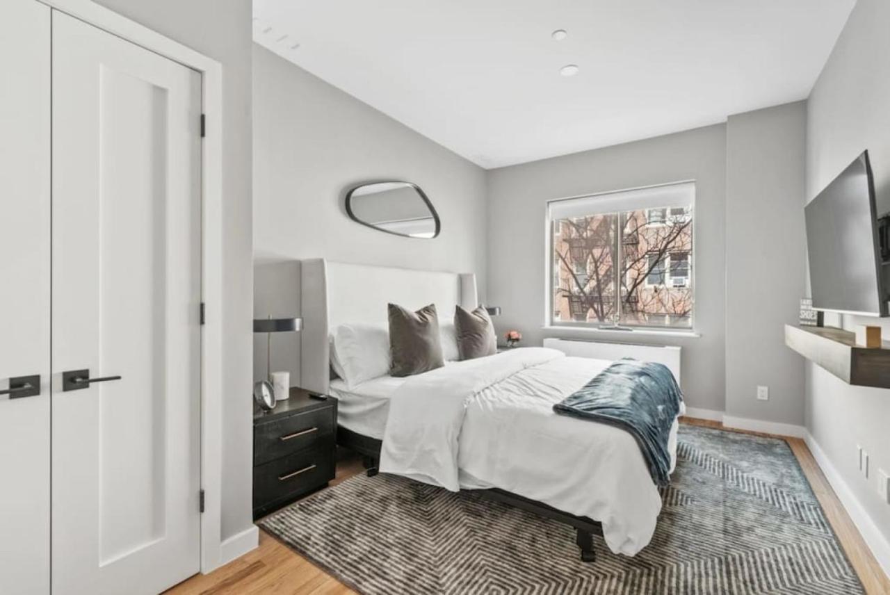 Top Notch 2Br Suite Minutes To Central Park ニューヨーク エクステリア 写真